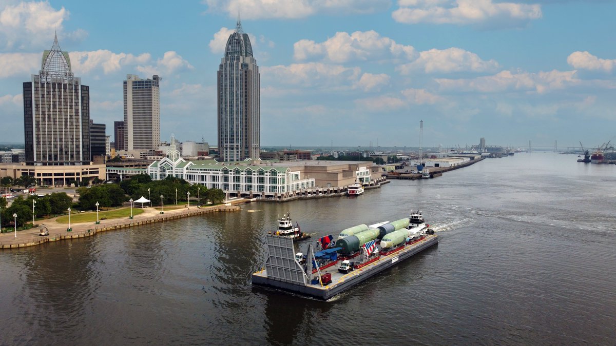 RiverWorksD's tweet photo. Take a look at our "industry proud" category finalists in our Who Works the Rivers 2022 photo contest. You can vote here for your favorites: https://t.co/AQijOk0Mlr https://t.co/DV7BKguGOZ