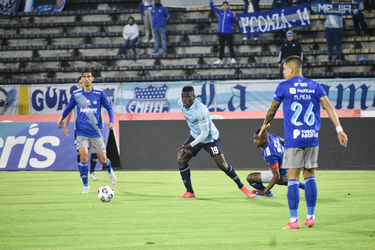 UCatolicaEC's tweet photo. 📸| Postales de nuestra última victoria vs #CSEmelec 

#FamiliaCammarata
#TodosPorCatólica https://t.co/zbI1qIFhyq