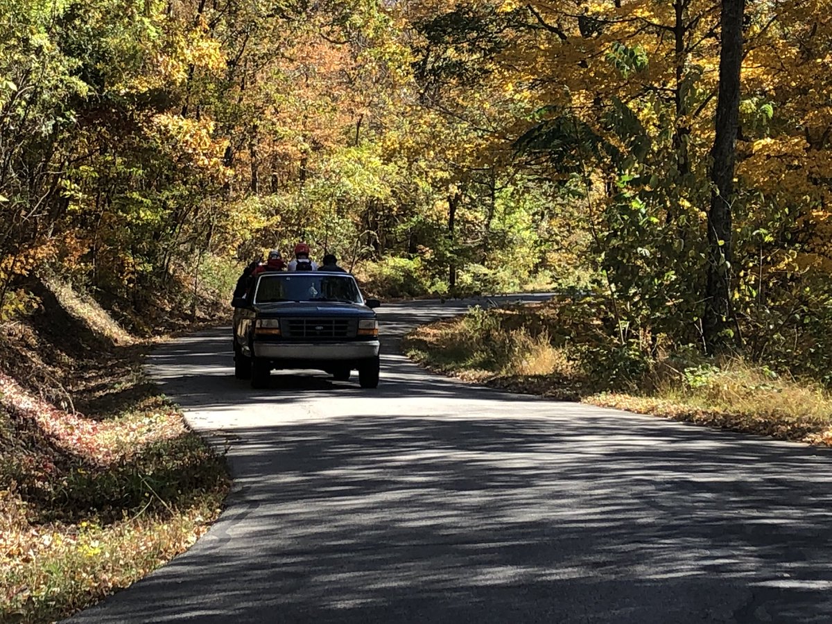 kanebenjamin_17's tweet photo. Ran a downhill event in Medora this weekend.  Caught a scenic pic of the F-150 hauling up 10+ skaters! https://t.co/0WX0mx7HeX