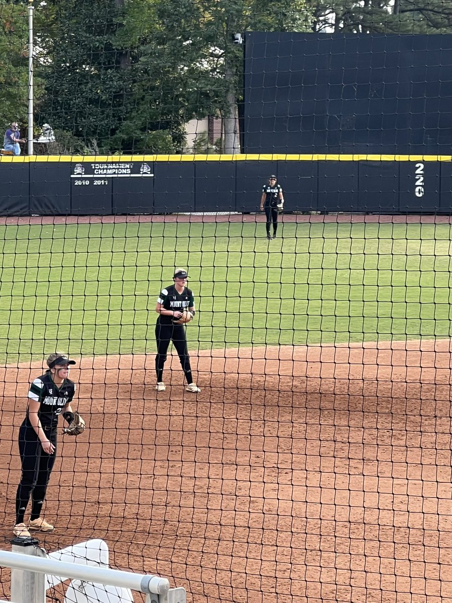 27KayleeTaylor's tweet photo. We played our last fall game yesterday ❤️ #rolltros https://t.co/gsDeFGtlDZ