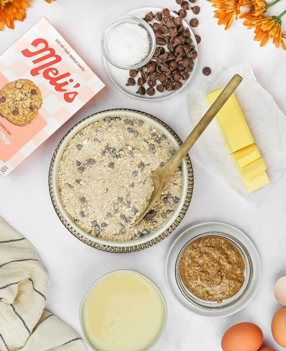 meliscookies's tweet photo. Fall afternoons call for baking a batch of Meli's cookie bars to enjoy throughout the week. Thanks for the inspiration @brightmomentco! 🥰 https://t.co/NFt6Zevlil