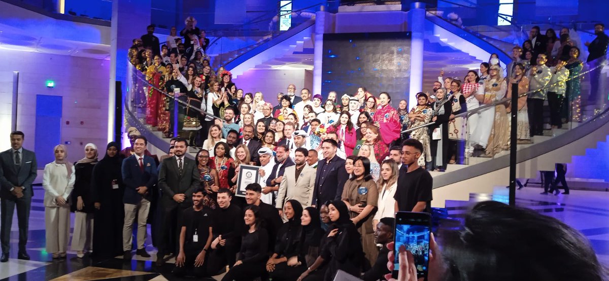 EmbaCuba_Qatar's tweet photo. #Cuba participates in a Reading Relay that sets a new Guinness World Record in #Qatar

@MIAQatar
@CubaMINREX
@MofaQatar_EN 

Learn more 👇🏻

https://t.co/J24DfWjuGP https://t.co/L8qwmKnIRG