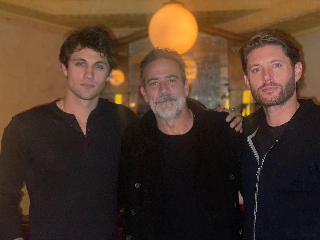Simran2402's tweet photo. ~ ๐ #JensenAckles with his Co. Actor #JeffreyDeanMorgan at the #ComicCon in New York ๐ ~ #TheWinchesters #newSpinoff #newSeries #SPN #new @JensenAckles @jeffreydeanmorgan @cw_spn @WinchestersOnCW ๐๐๐๐ฅฐ๐๐ง๐๐งฅ๐ค๐ฟ๐ฌ๐ช๐ฝ๏ธ๐ท๐ฏ๏ธ๐ข๐ค๐ธ๐๐ผ๏ธ๐ช๐ฌ๐๏ธ๐ฅ๐ฟ๐บ๐๐ป๐ฏ๏ธ๐งน๐บ๐๐ช๐ท๏ธ๐ธ๏ธ๐๐๐งก๐ท๐๐ https://t.co/q9QsEUrzKz