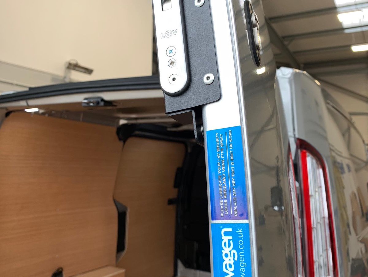 vanwagenuk's tweet image. 💪🏻Another Ford Custom in for a few quick protection and security products.

✅ Full Plywood Lining
✅ Hook Dead Locks
✅ Tailor Fit Rubber Mats

#vanlining #rubbermats #hooklocks #vansecurity #fordcustom #vanwagen #vansecurity #customercare