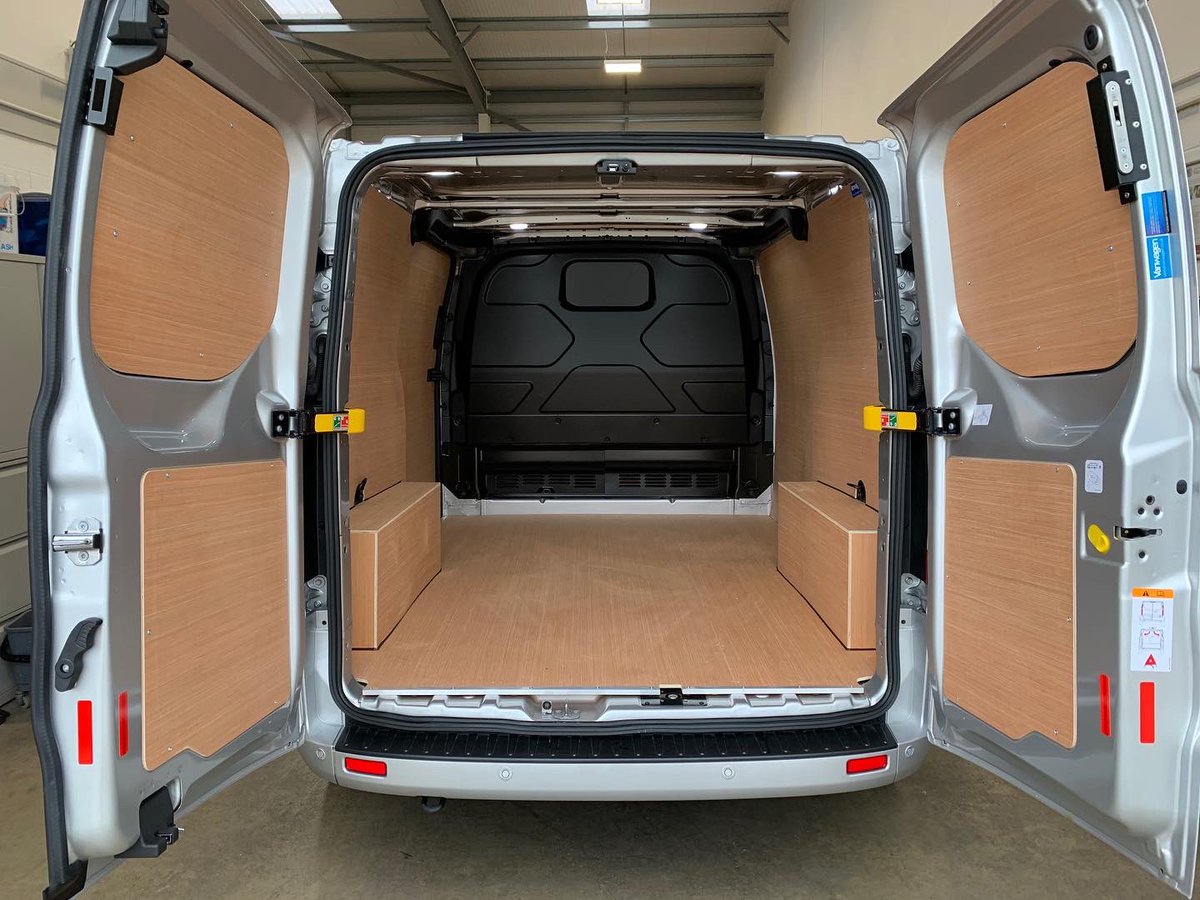 vanwagenuk's tweet image. 💪🏻Another Ford Custom in for a few quick protection and security products.

✅ Full Plywood Lining
✅ Hook Dead Locks
✅ Tailor Fit Rubber Mats

#vanlining #rubbermats #hooklocks #vansecurity #fordcustom #vanwagen #vansecurity #customercare