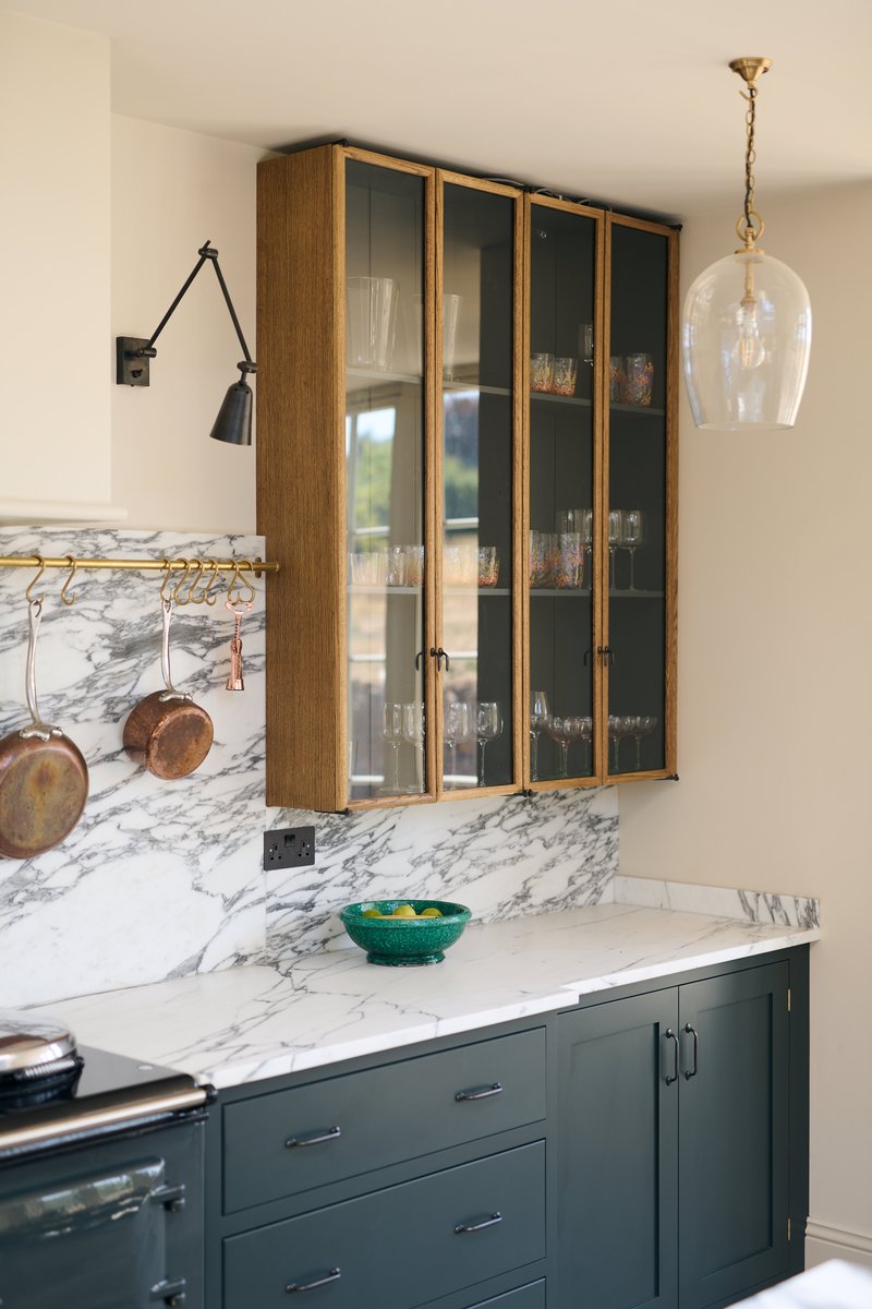 deVOLKitchens's tweet photo. Anybody else have kitchen envy? #MidCenturyKitchen https://t.co/hvH8Fh3ZOJ