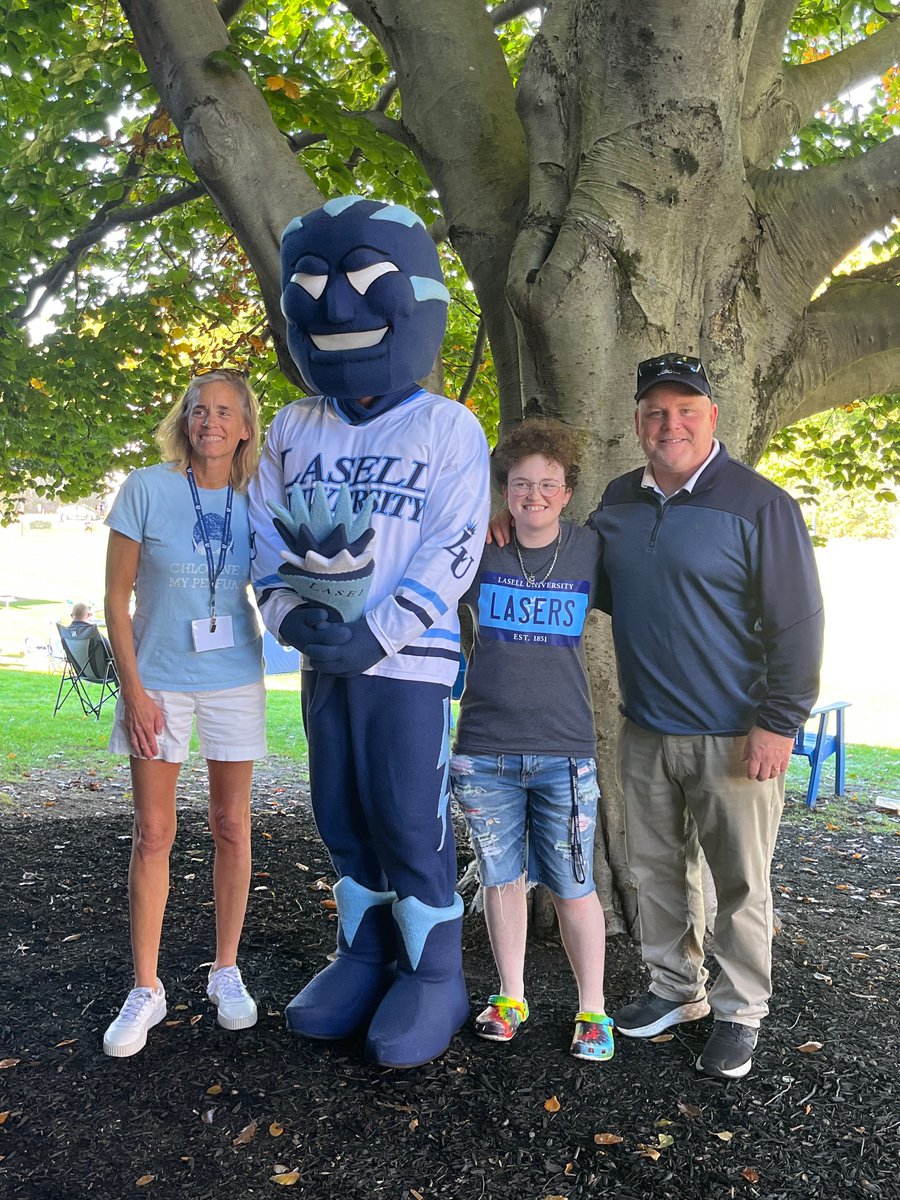 LasellUniv's tweet photo. We 💙 our Laser family. Thank you for coming out for a fun-filled weekend! https://t.co/pQkkgMzAXn