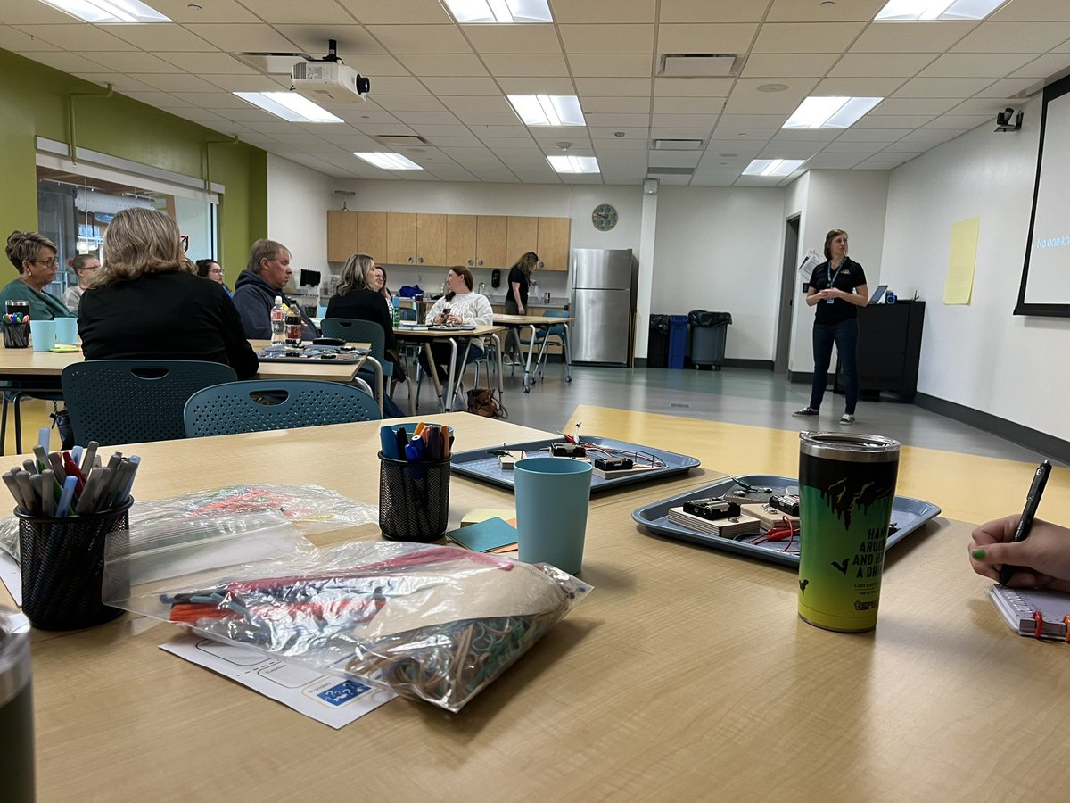 Holli_Sears's tweet photo. Today I learned my coffee cup is a conductor! A great day of learning about tinkering and making w/ @Amazeum, as always! @NSDCentral @NeoshoSD https://t.co/0JpDAzYFzI