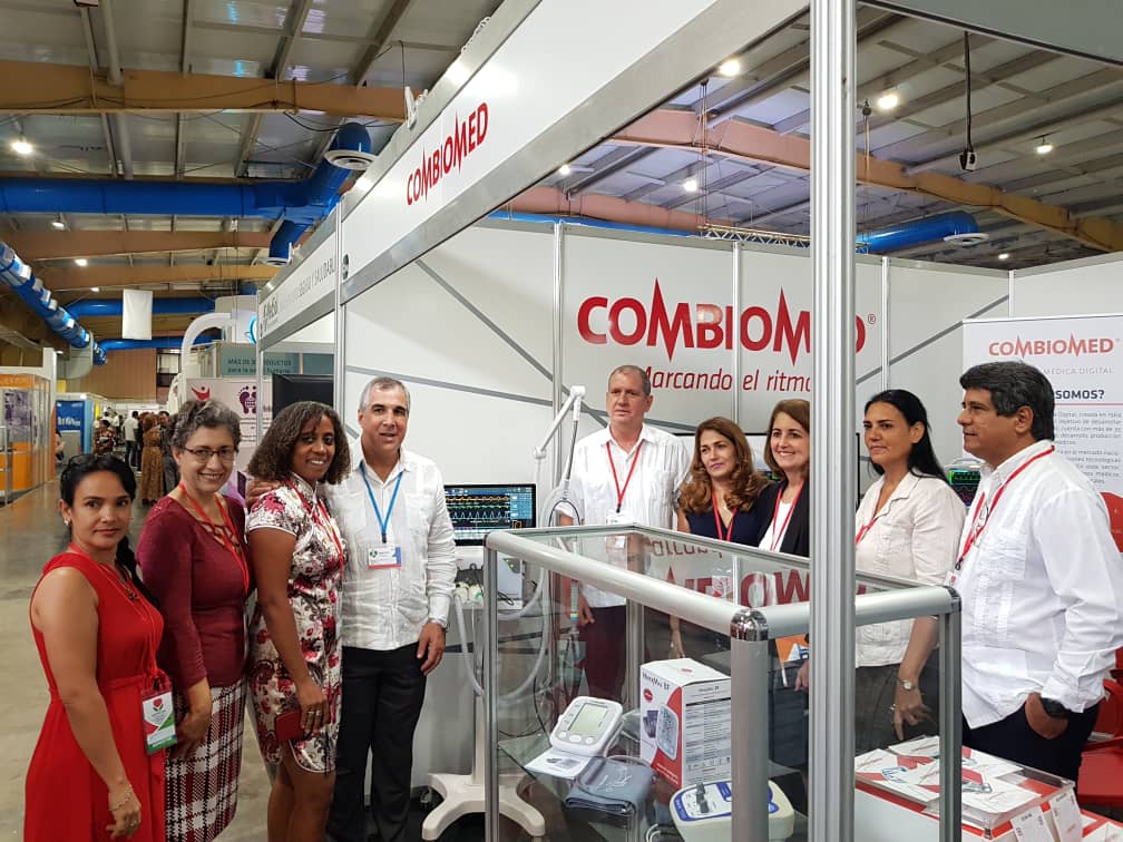 CombiomedC's tweet photo. 🤗¡Feliz Lunes!

Comenzamos la semana en el Recinto Ferial Pabexpo, donde quedó inaugurada la Feria Comercial "Salud Para Todos": un encuentro para estrechar alianzas, fortalecer relaciones comerciales y presentar los equipos COMBIOMED al Mercado Nacional e Internacional. https://t.co/4gPQgNakkY