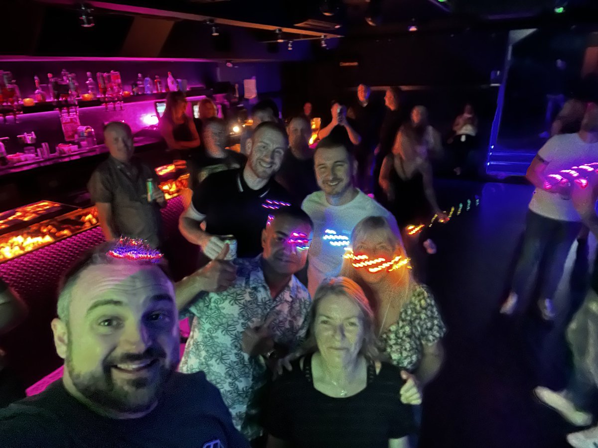 SteveHewett2's tweet photo. @dj_davepearce  the new and improved Homerave crew at Zahara on Friday…. https://t.co/NnGZ1r5j9Y