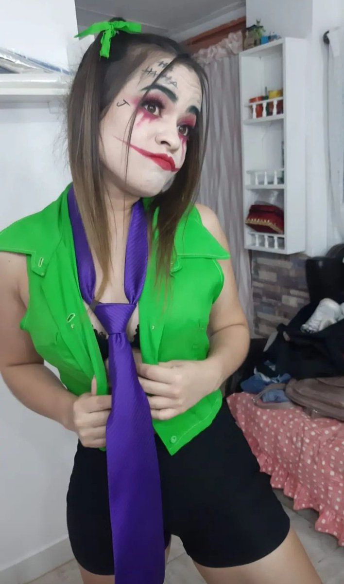 KareemParedes's tweet photo. Holi! Si necesitan maquillaje para holloween cuentan con esta humilde servidora 🦇 me pasan sus fotos al 0983832404 y les paso presupuesto para agendar! ❤️ Se agradece RT.
Mi página es https://t.co/u8QWQxURhh https://t.co/3qqHvTGKsE