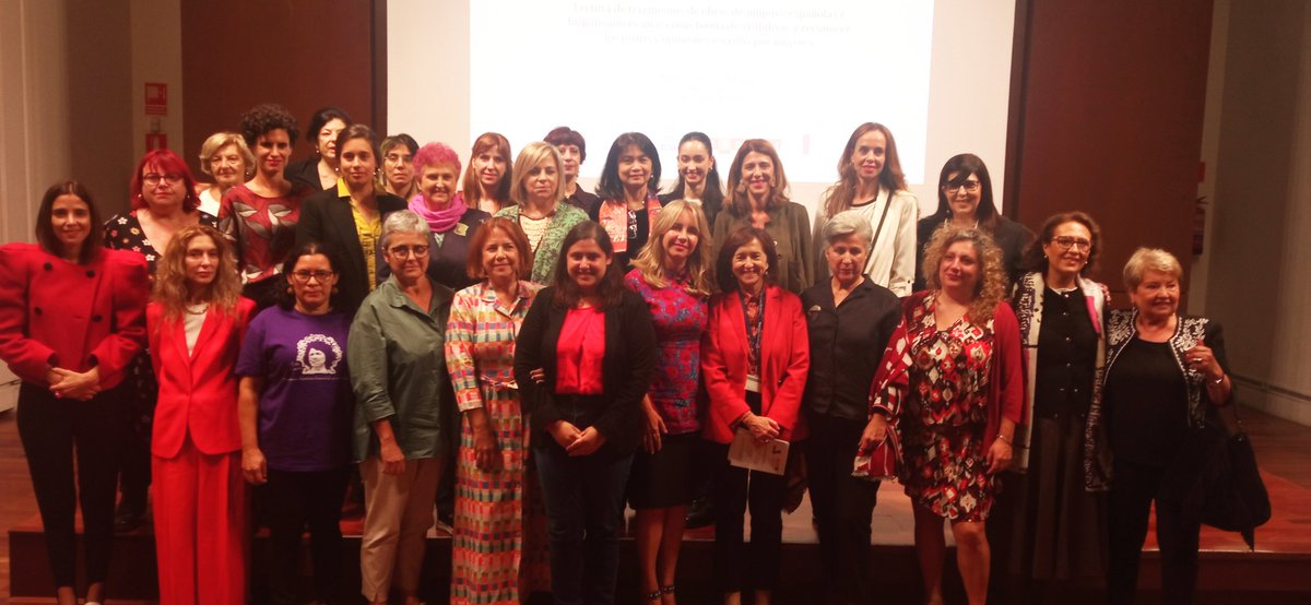 Gracias a todas por una tarde inolvidable llena de magníficas lecturas y emoción #DiaDeLasEscritoras <a href="/BNE_biblioteca/">Biblioteca Nacional de España</a> <a href="/CyM_tw/">Clásicas y Modernas</a> <a href="/AnaBujaldon/">Ana Bujaldón Solana</a> @BNE_directora <a href="/fanllovento/">Fátima Anllo Vento</a> <a href="/carmen_domingo/">carmen domingo</a> #MjeresFEDEPE