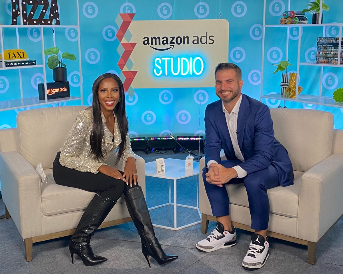 Right_Method's tweet image. Our Founder, 
@Dhomonique 
is this year’s Host of Advertising Week in New York City.
.
.
#TheRightMethod #PR #featuredontv #Beontv #TVHost #WomenInTV #WomenonTV #publicrelations #mediarelations #appearances #tvappearance @howtogetontv #speakerlife #host #newyork #creativeagency