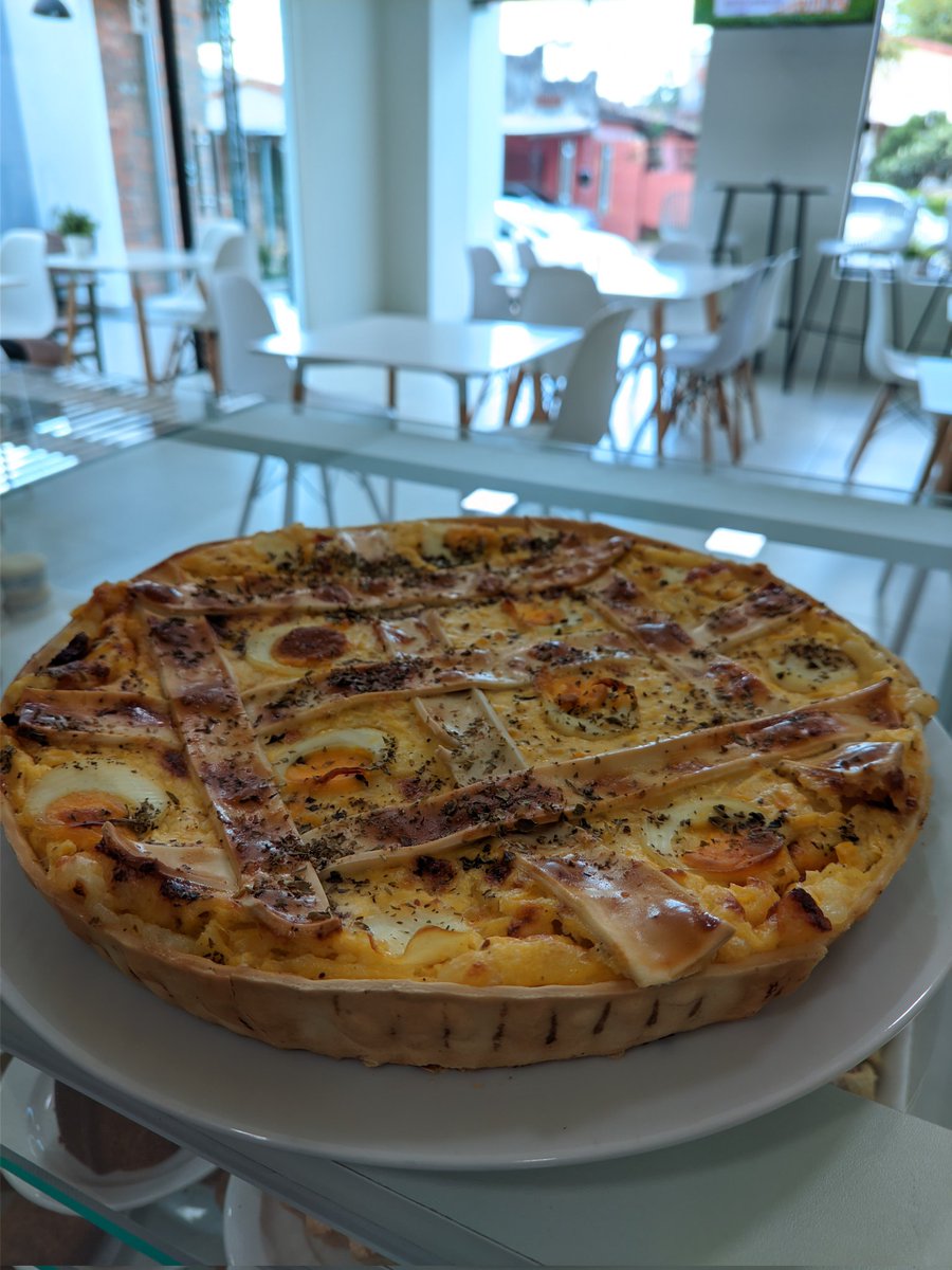 Ayer visite esta Cafetería y Heladería en Tobatí aprovechando que estaba por la zona se llama "Lourdes Helados y Café" la dueña vivió 10 años en España y volvió para cumplir su sueño y abrir una cafetería con ideas traídas de allá. Sigue 👇🏻🧵