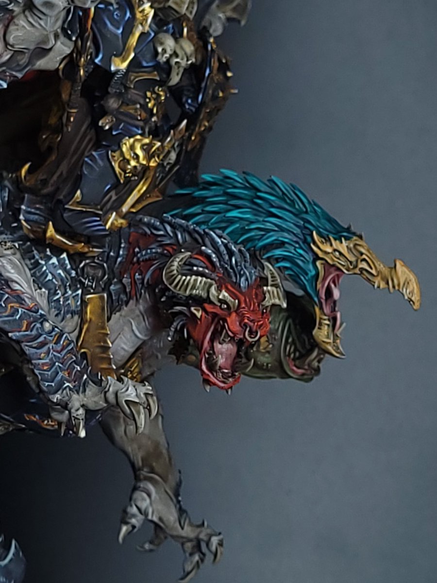 2manyminis's tweet photo. Archaon the everchosen. Done for a commission. Fun to paint. 

#aos #ageofsigmar #warhammer #chaos #warriorsofchaos #painting #minis #miniatures #minipainting https://t.co/CzBI4r8QSp