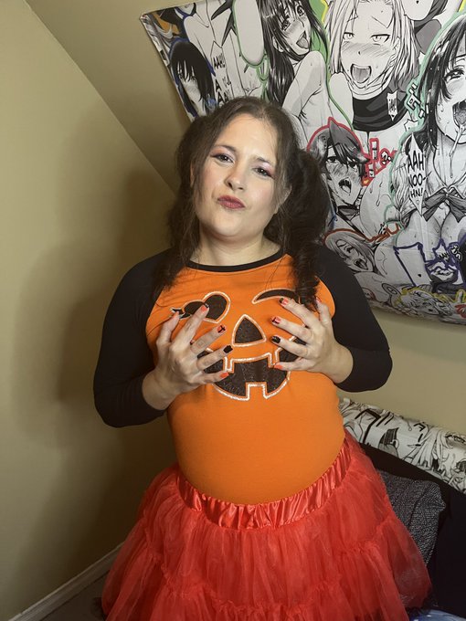 Would you like to go Trick or Treating with me? Then we can watch some anime. https://t.co/CnsasbegQ<a href="/tag/phmodelcontest"class="tags"><span>#phmodelcontest</span></a>