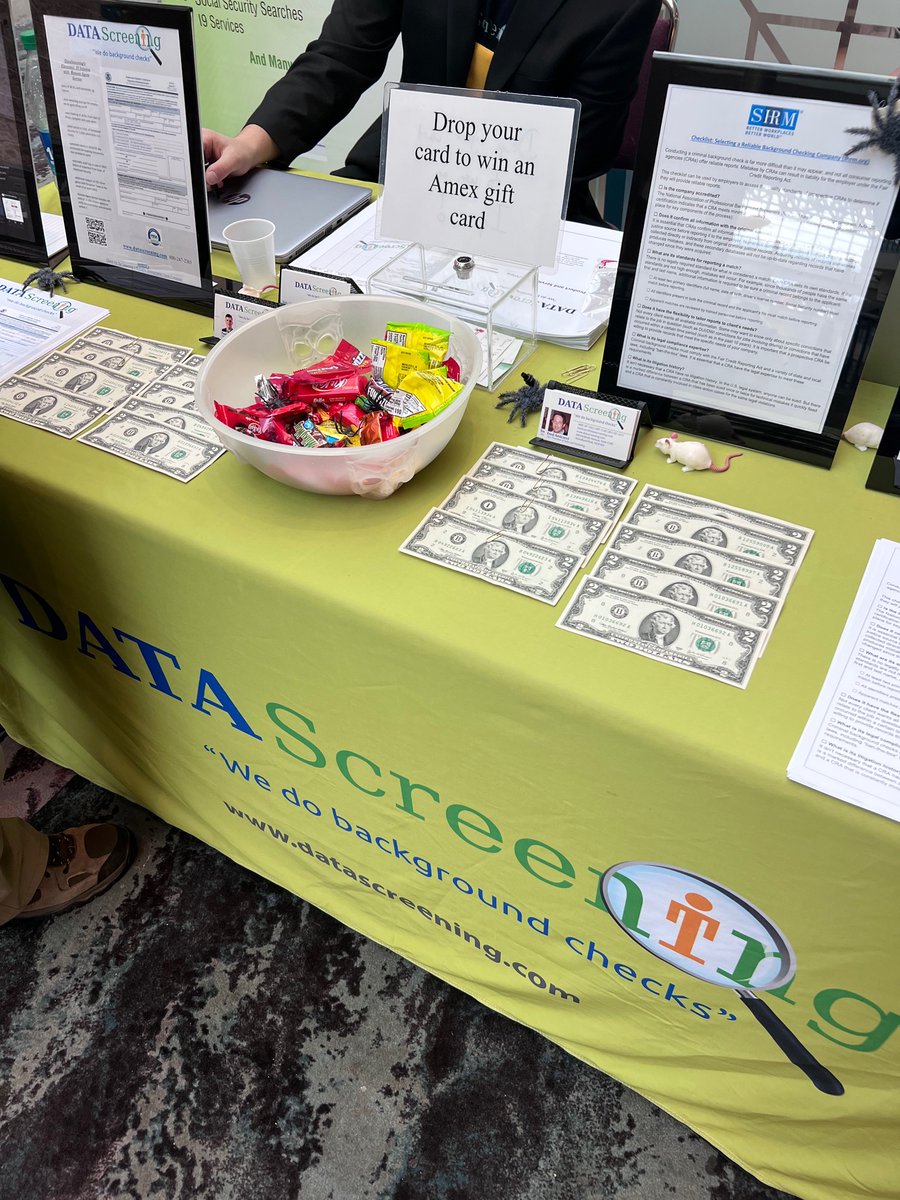 DataScreening's tweet photo. Instead of tchotchkes, we’re giving away REAL $2 bills. Paying you to spend a minute w/us. GS SHRM Conference. https://t.co/pVTonxM6eK