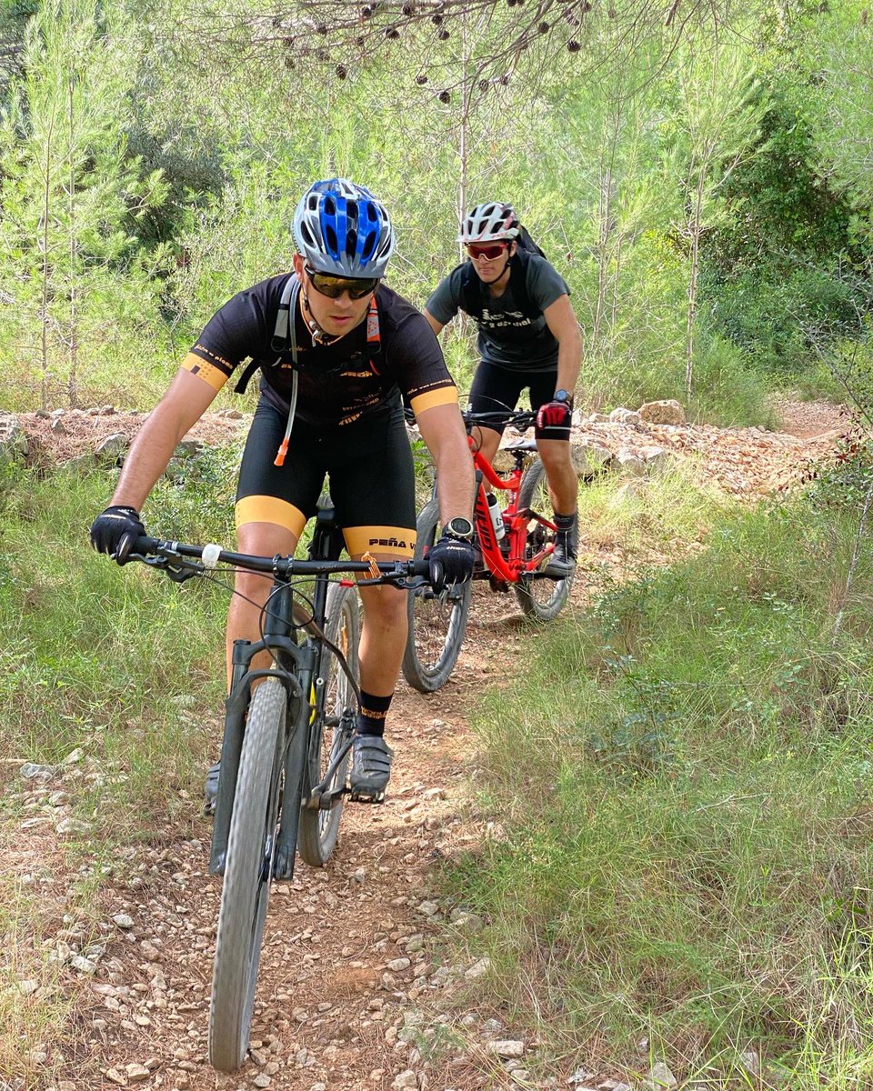 gerson_garrosa's tweet photo. Otra jornada más con mis alumnos de la optativa de 4º de MTB 💪🏻💪🏻 #euseste #cafyde @EUSES_Oficial https://t.co/1QGYeUQgbc