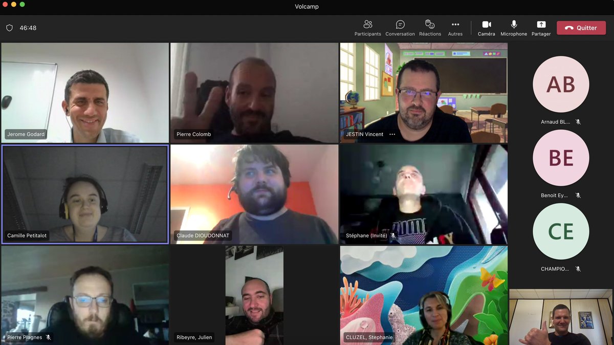 Déjà le débriefing de #Volcamp2022 ! 😱
Ce staff ne dort décidément jamais, ne mange pas, ne boi.. (mauvais exemple)

A très bientôt pour des infos toutes fraîches ! #StayTuned