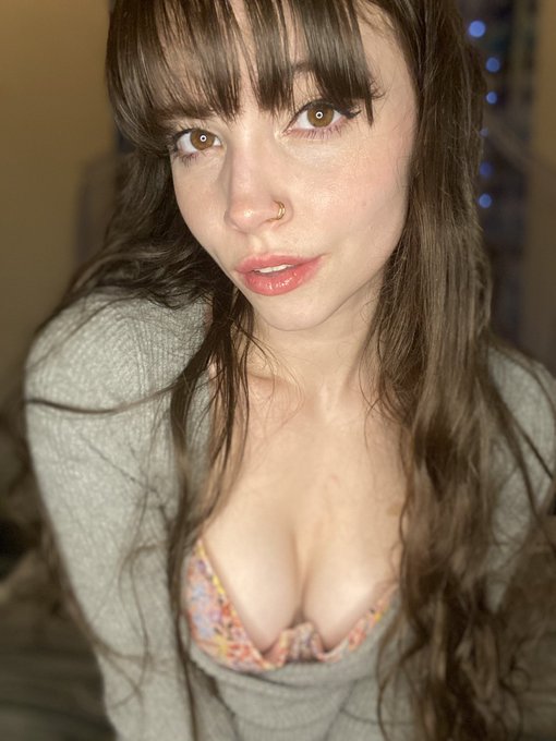 Happy Monday! How are you welcoming in the new week? ✨  I&rsquo;m it with some rest. I&rsquo;m still not quite ready<a href="/tag/manyvids"class="tags"><span>#manyvids</span></a>