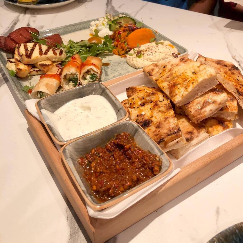 AD - GIFTED - FOOD REVIEW |  From the creators of @olivetreemk and @sultans_mk mk please welcome @gunaydinmk #turkish located on the eastside of #miltonkeynes in kingston. With plenty of free parking, ample space for events, great ambience and a fully li… instagr.am/p/Cj0yuYEjqok/