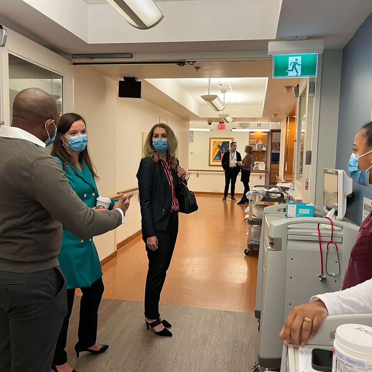 260K Ontarians are living with Alzheimer’s & Related Dementias. Ontario is home to incredible state of the art facilities & research hubs including @Baycrest Centre Hospital 🏥. @laurasthornhill & I toured Baycrest & learned more about the continuum of care available for adults.