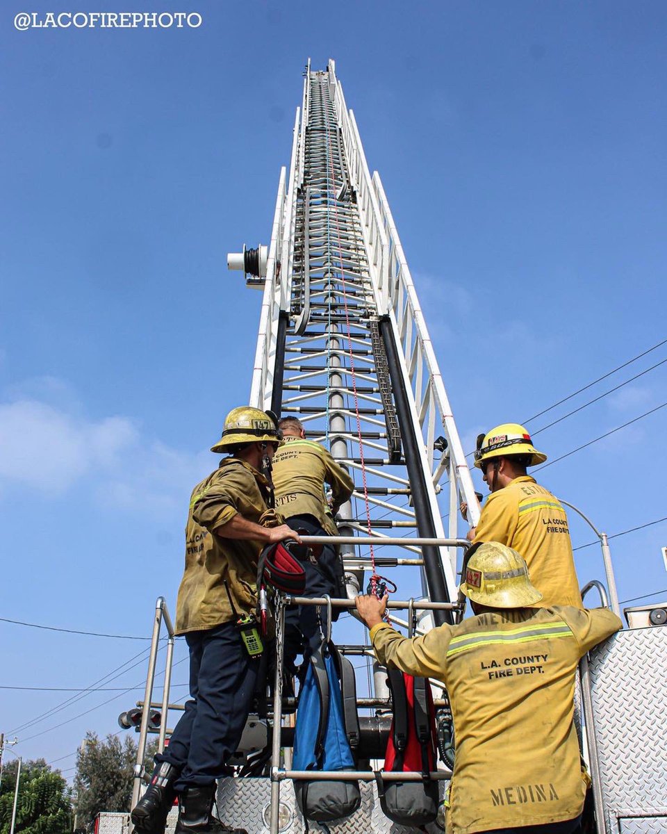 LACOFD's tweet photo. #LACoFD firefighters from Fire Station 147 conducting a rescue drill with a stokes basket.
Thanks to @lacofirephoto (IG) for capturing these photos.
#lacountyfire #lacountyfd #lacountyfirefighters #lacofdquint147 #lacofdsquad147 #lacofd #rescuedrills #stokesbasket https://t.co/l4kpgepv3x
