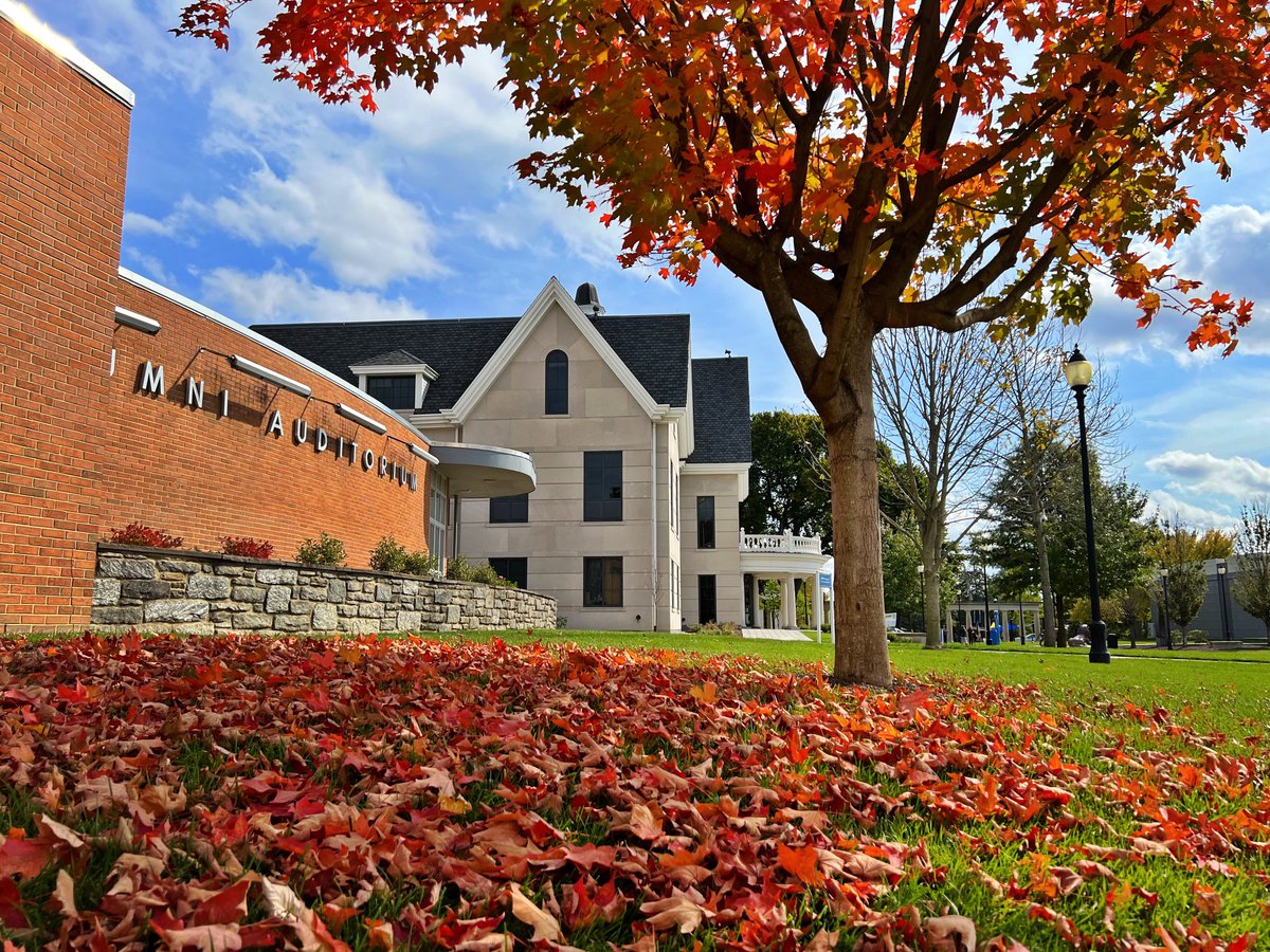 Orange u glad u go to Widener 🍁🍂

#FallFoliage #FallVibes