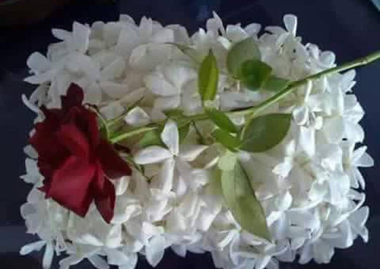 tomGe60830514's tweet photo. @Kmarthj تسلمي سيدتي الانيقة 
طلتك اكثر روووعة... 🌹🌹 https://t.co/C7JTst6eUX