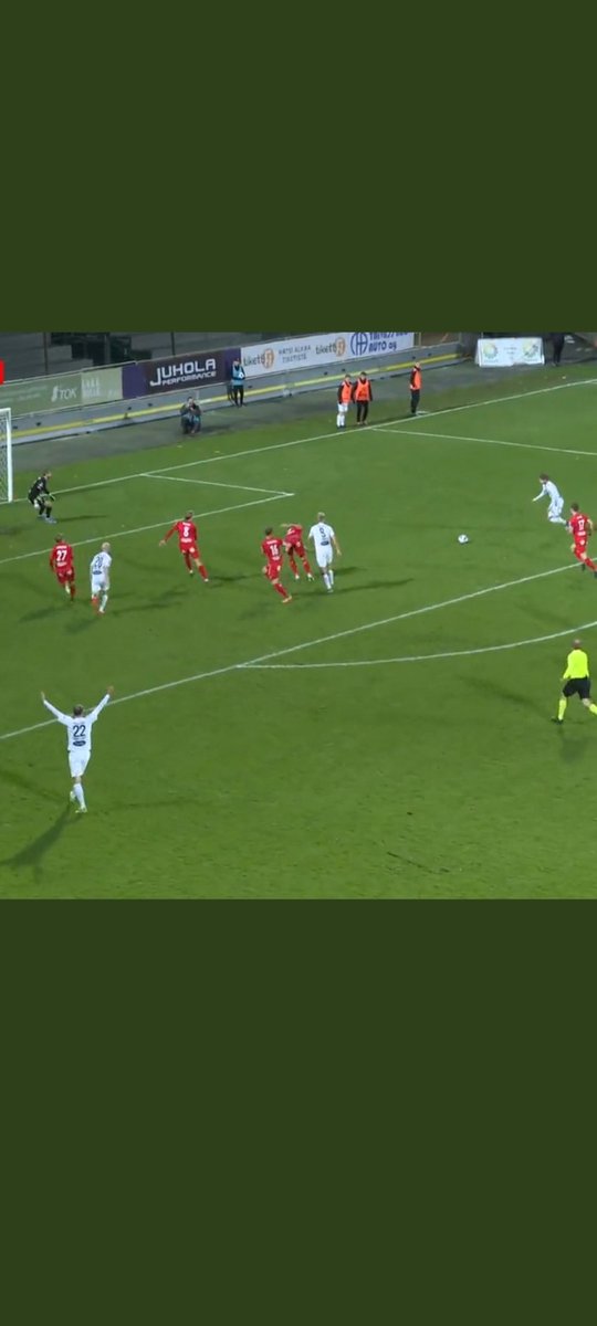 Toiset reagoi, joku ennakoi ja sitten on Kasper Hämäläinen. #fctps