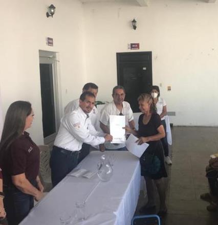 INSUS_Oficial's tweet photo. 2/Los nuevos poseedores legales de los lotes regularizados se incorporan al desarrollo urbano de su ciudad.
#Insus #CertezaJurídica #EscuinapaSinaloa https://t.co/PF6VF2kARh