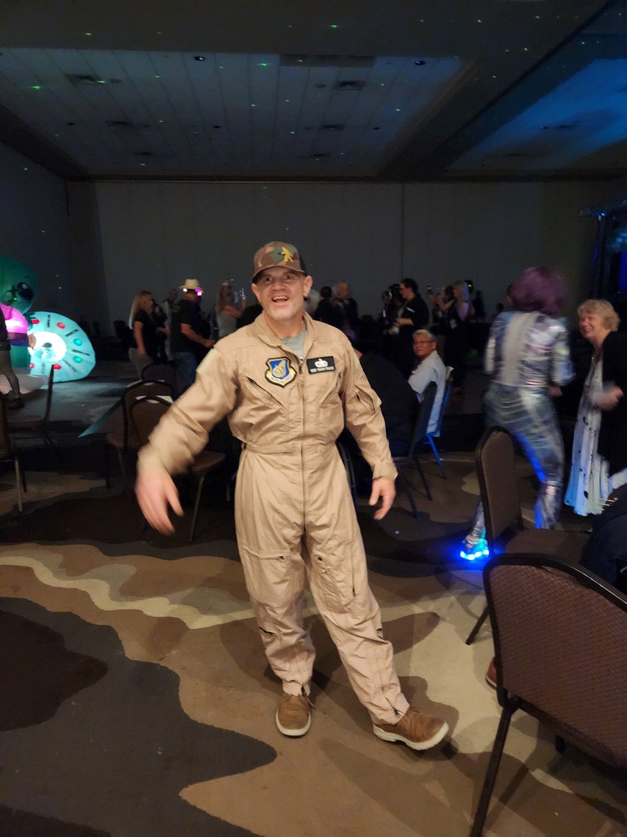 KGRA UAP Reporter (@markedbythesky) on Twitter photo Thank you UFO Congress for hosting this absolute madman <a href="/OldVetSymposium/">Shane Frakes</a>!!! Thanks to <a href="/Karen_Brard/">Karen Brard</a> <a href="/IUFOC/">Intnl UFO Congress</a> <a href="/alejandrotrojas/">Alejandro Rojas</a> <a href="/jamescfox/">James Fox</a> <a href="/BenHansen00/">Ben Hansen</a> <a href="/PhenomenonMovie/">THE PHENOMENON</a> <a href="/MicahHanks/">Micah Hanks</a> <a href="/chrissynewton/">Chrissy Newton</a> and everyone else!! #ufotwitter #aliens Thank you UFO Congress for hosting this absolute madman <a href="/OldVetSymposium/">Shane Frakes</a>!!! Thanks to <a href="/Karen_Brard/">Karen Brard</a> <a href="/IUFOC/">Intnl UFO Congress</a> <a href="/alejandrotrojas/">Alejandro Rojas</a> <a href="/jamescfox/">James Fox</a> <a href="/BenHansen00/">Ben Hansen</a> <a href="/PhenomenonMovie/">THE PHENOMENON</a> <a href="/MicahHanks/">Micah Hanks</a> <a href="/chrissynewton/">Chrissy Newton</a> and everyone else!! #ufotwitter #aliens