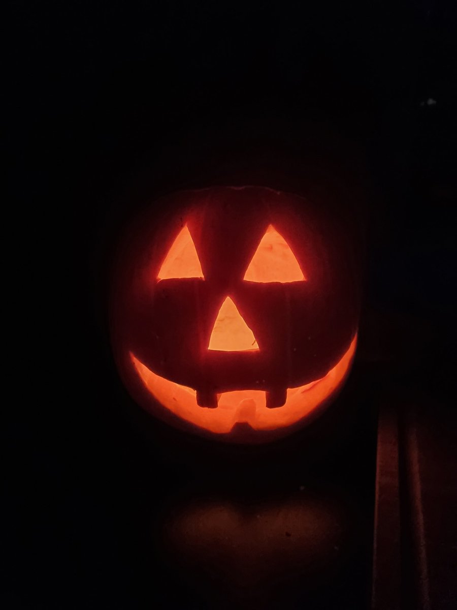 RebeccaRingham's tweet photo. Oscar has had fun doing his pumpkin 🎃 @Y4ClassLeeds @MeadsteadExecP https://t.co/FJK1ZtzbJ6