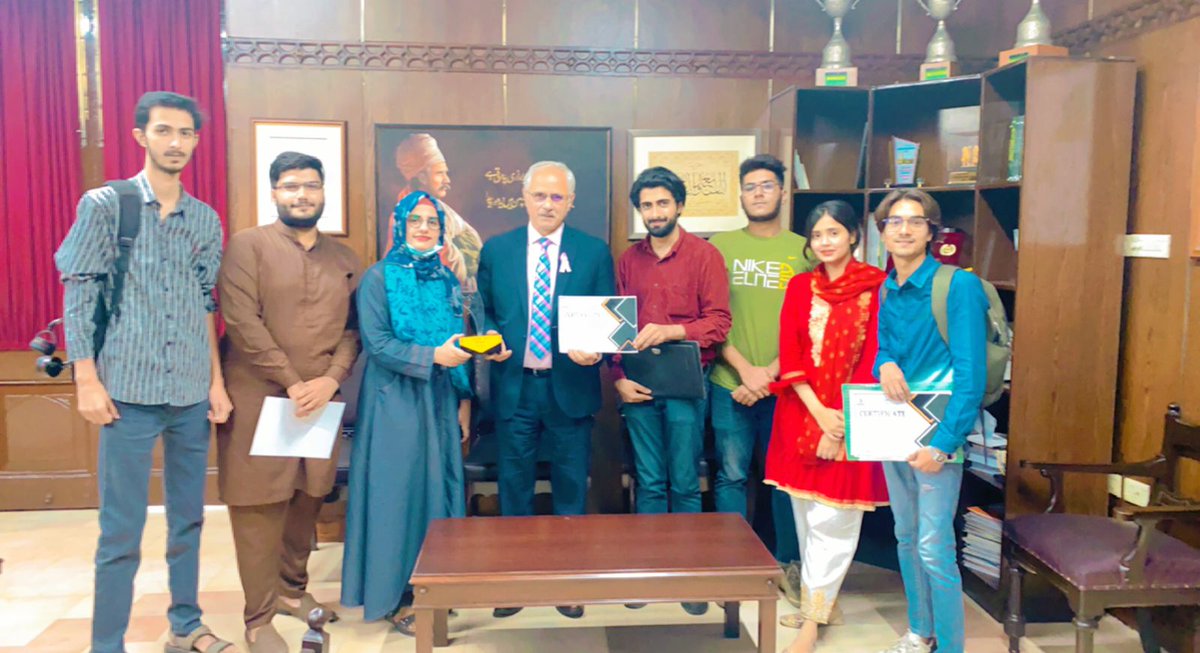 EishaMalik22's tweet photo. With all our due respect, we would like to thank you sir @zaidia for encouraging and motivating us.
Looking forward for more opportunities to make you and @gculahore proud!✨
#TEAMGCU
@RealHassaan
@AttaNiaz12 
@BhattiMaida 
@us_maans
@Ahsankhan1432 
@MustafaMehboob5 
M.zubair https://t.co/WV9rh2QOsa