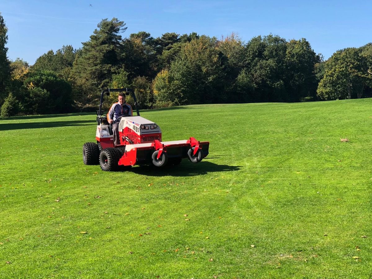 EatonGolf's tweet photo. We’re making our great course even better with our new Ventrac 4520. It improves the way we manicure the course &amp; cuts the time to fertilise our fairways by 4️⃣days. Win! win! Come and see us for the Eaton experience @ventrac @RobRansome1 @BIGGALtd @nlcga @NCGU1908 #tractor #golf https://t.co/gzcqiQPZAB