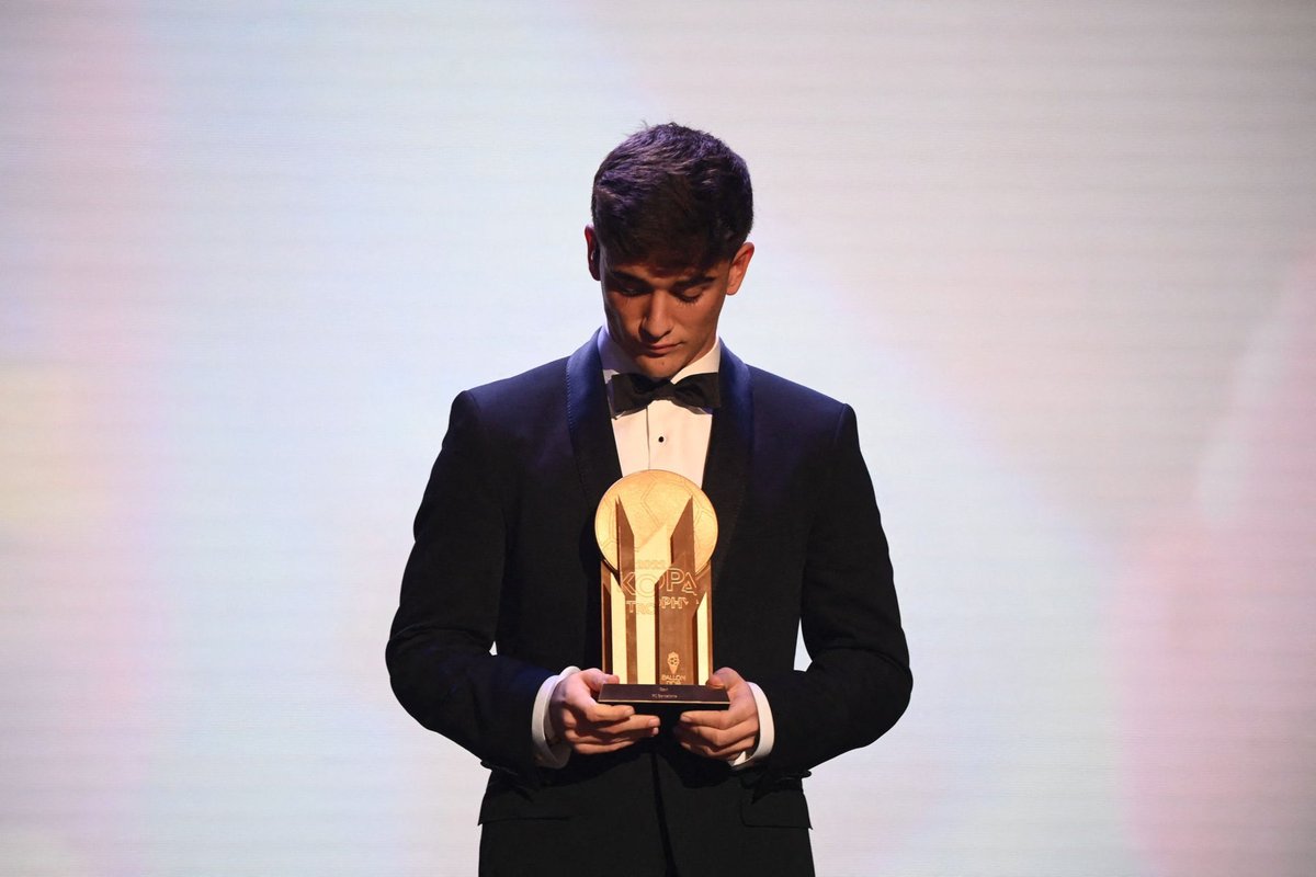 BarcaUniversal's tweet photo. Describe Gavi in one word. https://t.co/xcv7oSI8bj