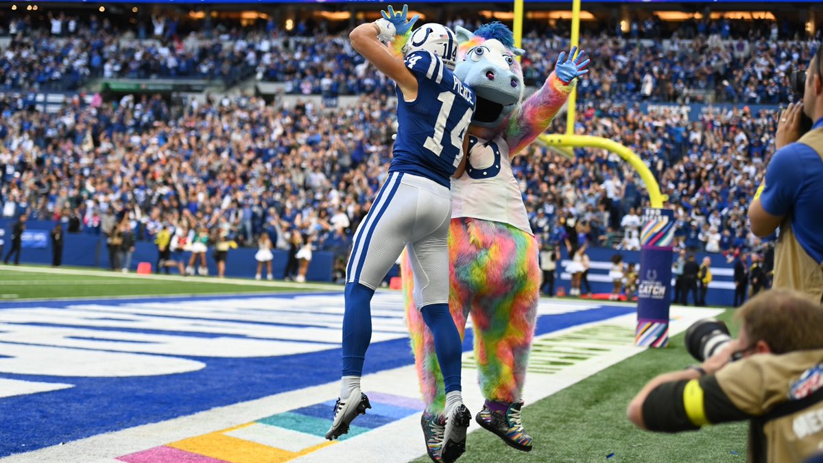 blue's tweet photo. victory monday 🤝

#ForTheShoe x #JAXvsIND https://t.co/iH5lAsGeS5