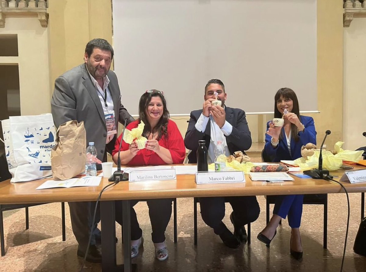 redproter's tweet photo. 🇮🇹 Consulta degli emiliano-romagnoli nel mondo en #Piacenza por la reunión anual del órgano representativo de la experiencia migratoria de la región.
Allí estuvo Alberto Becchi consultor de la Región Emilia Romagna y presidente de nuestra institución. https://t.co/kOilUKoRUa