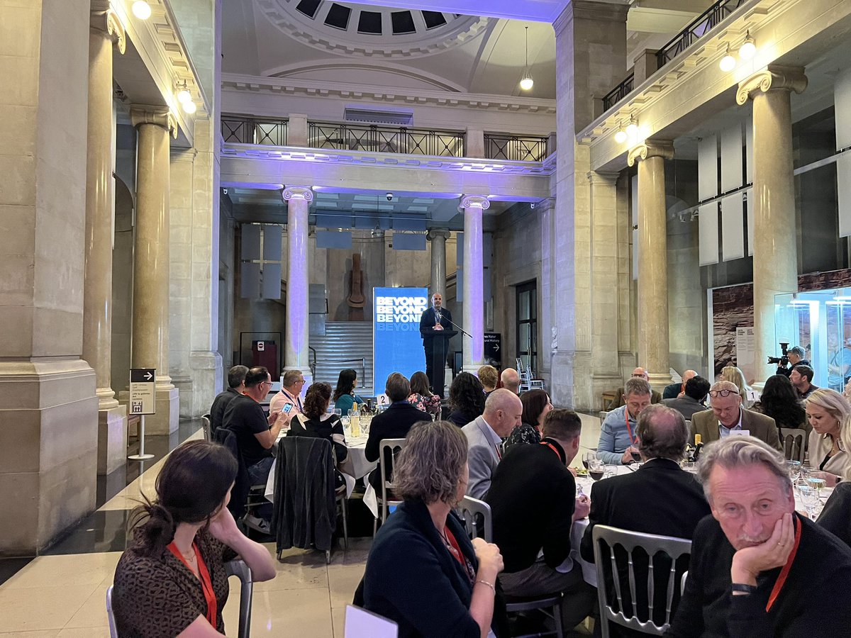 Adrian Hull tweet media