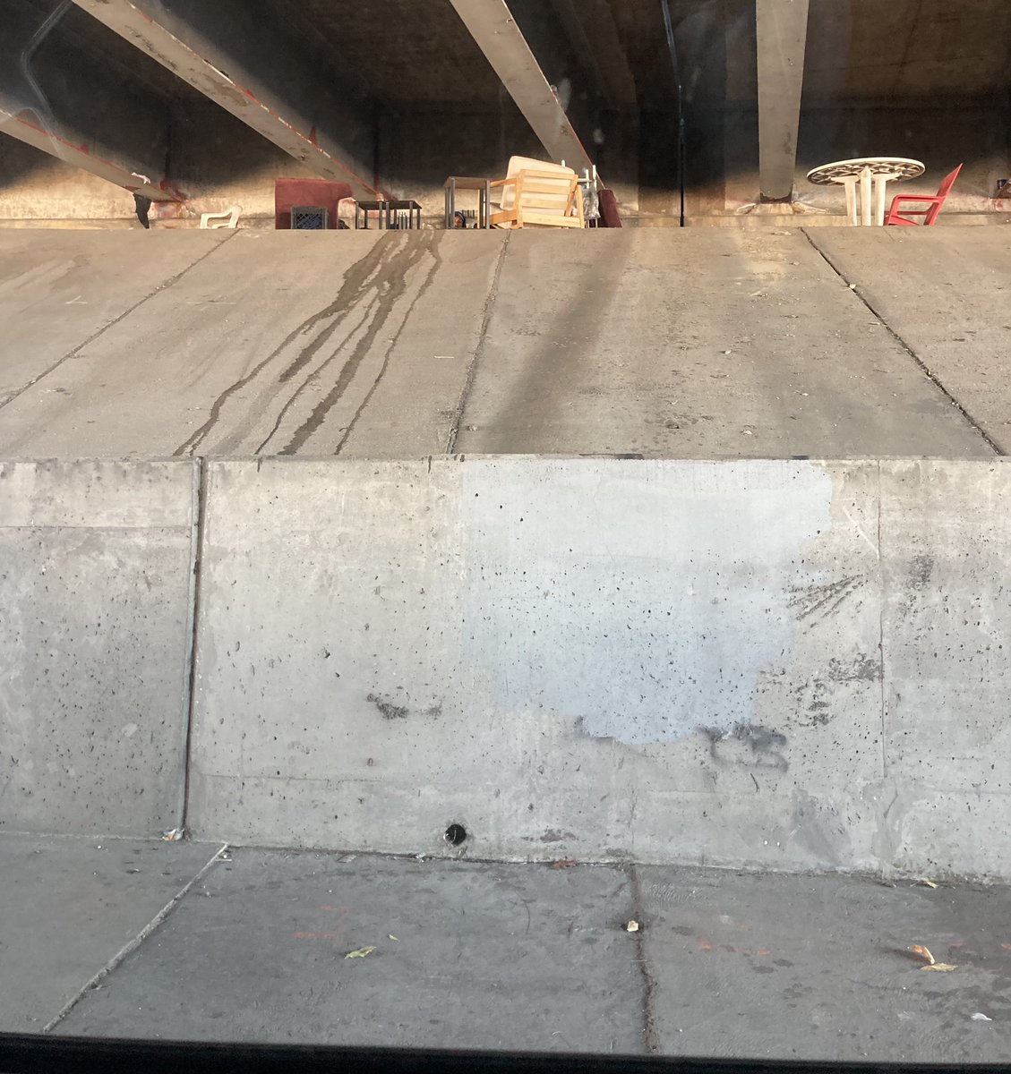 m_viz11's tweet photo. @stlcsb  are we doing anything about this ever expanding homeless resort under 44 at Hampton? https://t.co/XroCD9uUs3