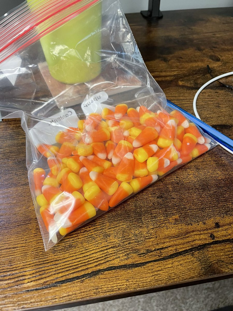 falcoflyer11's tweet photo. Splatoon friends where do we stand on Candy Corn https://t.co/n3JnceIyXL