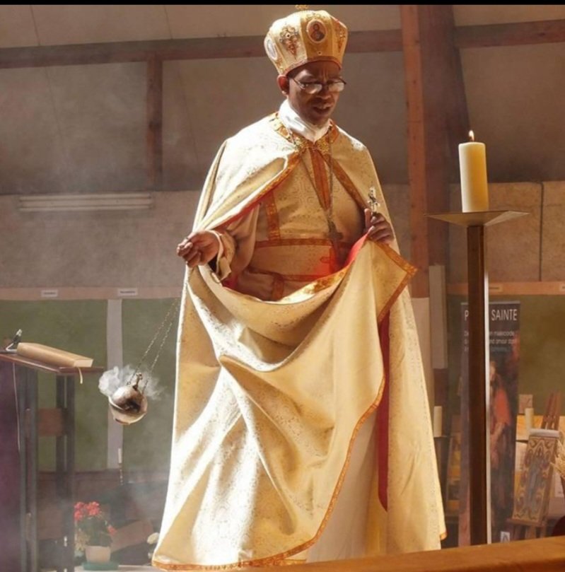 SelamDirar's tweet photo. La regime dictature en Erythrée a arrêté l'évêque catholique du diocèse de Segeneyti, Monseigneur Fikremariam HAGOS, le samedi 15 octobre 2022 à l'aéroport d'Asmara alors qu'il revenait de sa visite en Europe.
#FreeAbuneFikremarian https://t.co/1DkSY6X5WQ