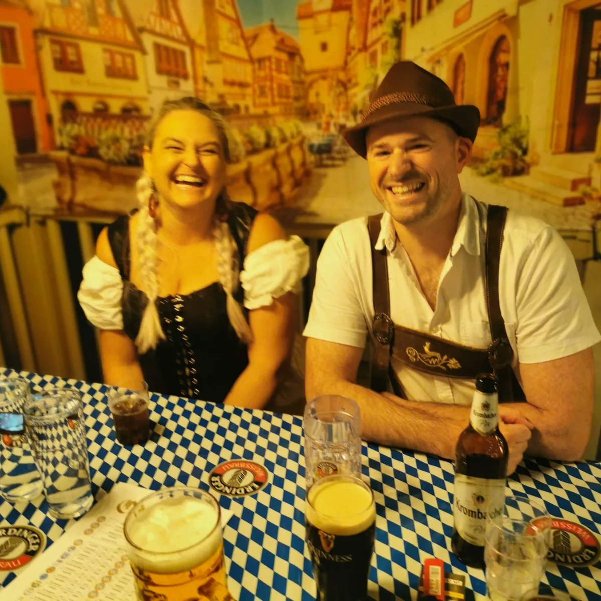 grainneevans1's tweet photo. Another epic #Oktoberfest #stein #prost #lederhosen @McKennasMaghera 🍺🎶🌭 https://t.co/6ztX5Ukllj