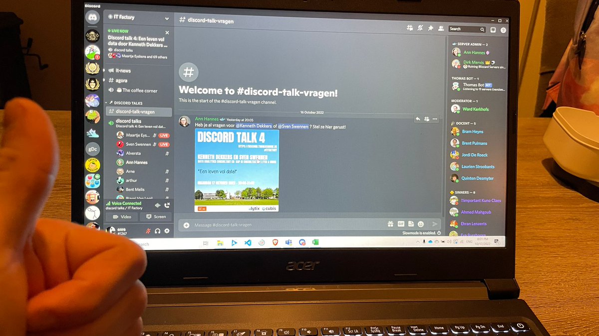 jarne_dirken's tweet photo. #thomasmore #itfactory Net een Discord talk gehad van Sven Swennen en Kenneth Dekkers. Super interessant! Dankjewel! https://t.co/Iq2CsDGz0e
