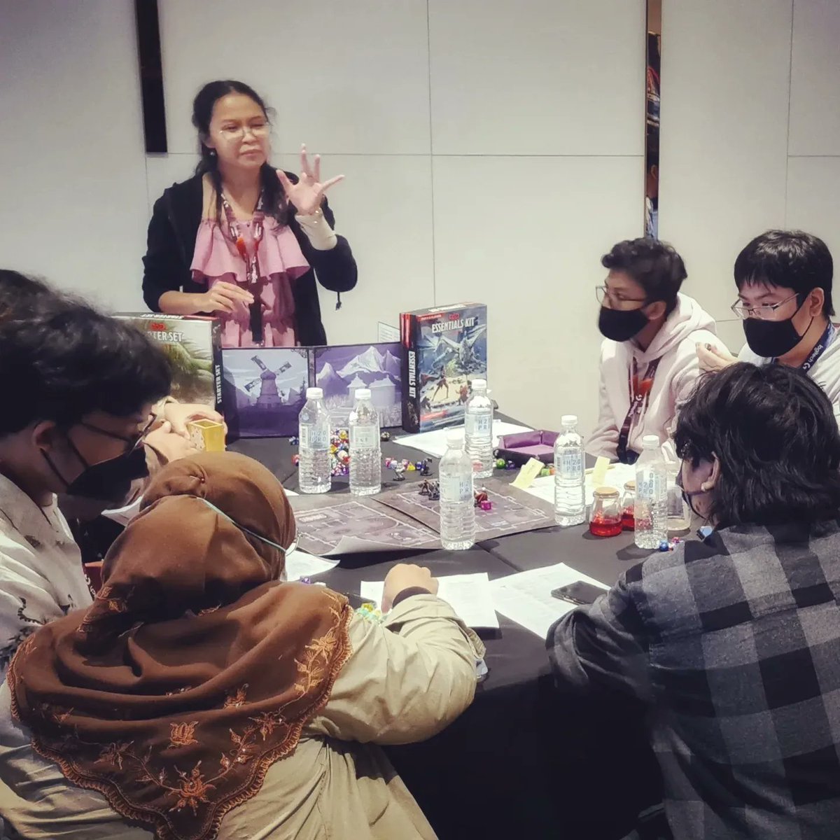 RPGMalaysia's tweet photo. Roll for initiative! D&D5e:
Death House, with DM @Kiarafordel, at #Noizucon Day 2.
#Malaysian #dnd #rpg #tabletop #gamer #geek #Malaysia #Putrajaya #DungeonsandDragons #RolePlayingGames #kakitabletop #game #geekculture #dndmy #rpgmy https://t.co/KCWGv6PE6L