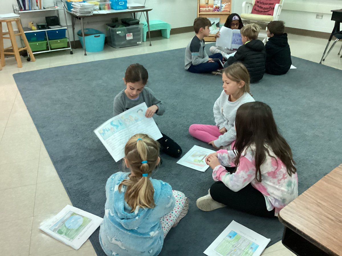 MrsDalbecsClass's tweet photo. Second grade writers shared their published small moment stories with one another today! ✏️ #linesdoesitwrite @Lines220 @Lines_Principal https://t.co/OmXyPKxMDE