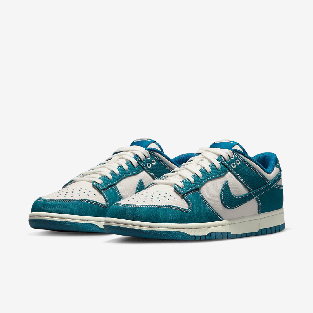 Sneakerologue's tweet image. Images officielles de la Nike Dunk Low “Blue Denim” !