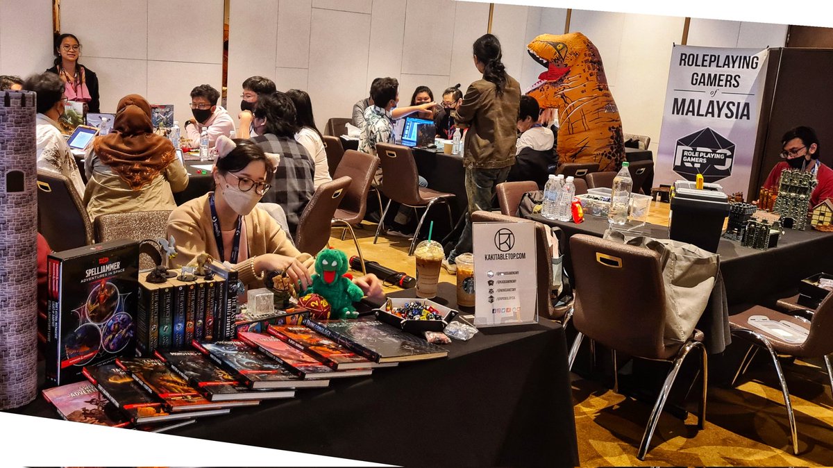 kakitabletop's tweet photo. Thank you for a great #weekend at #Noizucon. Roll for initiative!
https://t.co/HJIpXZBrkZ
#Malaysian #dnd #rpg #tabletop #gamer #geek #Malaysia #Putrajaya #DungeonsandDragons #RolePlayingGames #kakitabletop #game #geekculture #dndmy #rpgmy https://t.co/YDR0KZBwwe