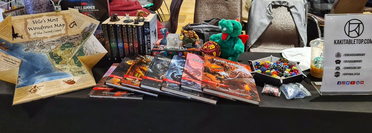 kakitabletop's tweet photo. Thank you for a great #weekend at #Noizucon. Roll for initiative!
https://t.co/HJIpXZBrkZ
#Malaysian #dnd #rpg #tabletop #gamer #geek #Malaysia #Putrajaya #DungeonsandDragons #RolePlayingGames #kakitabletop #game #geekculture #dndmy #rpgmy https://t.co/YDR0KZBwwe