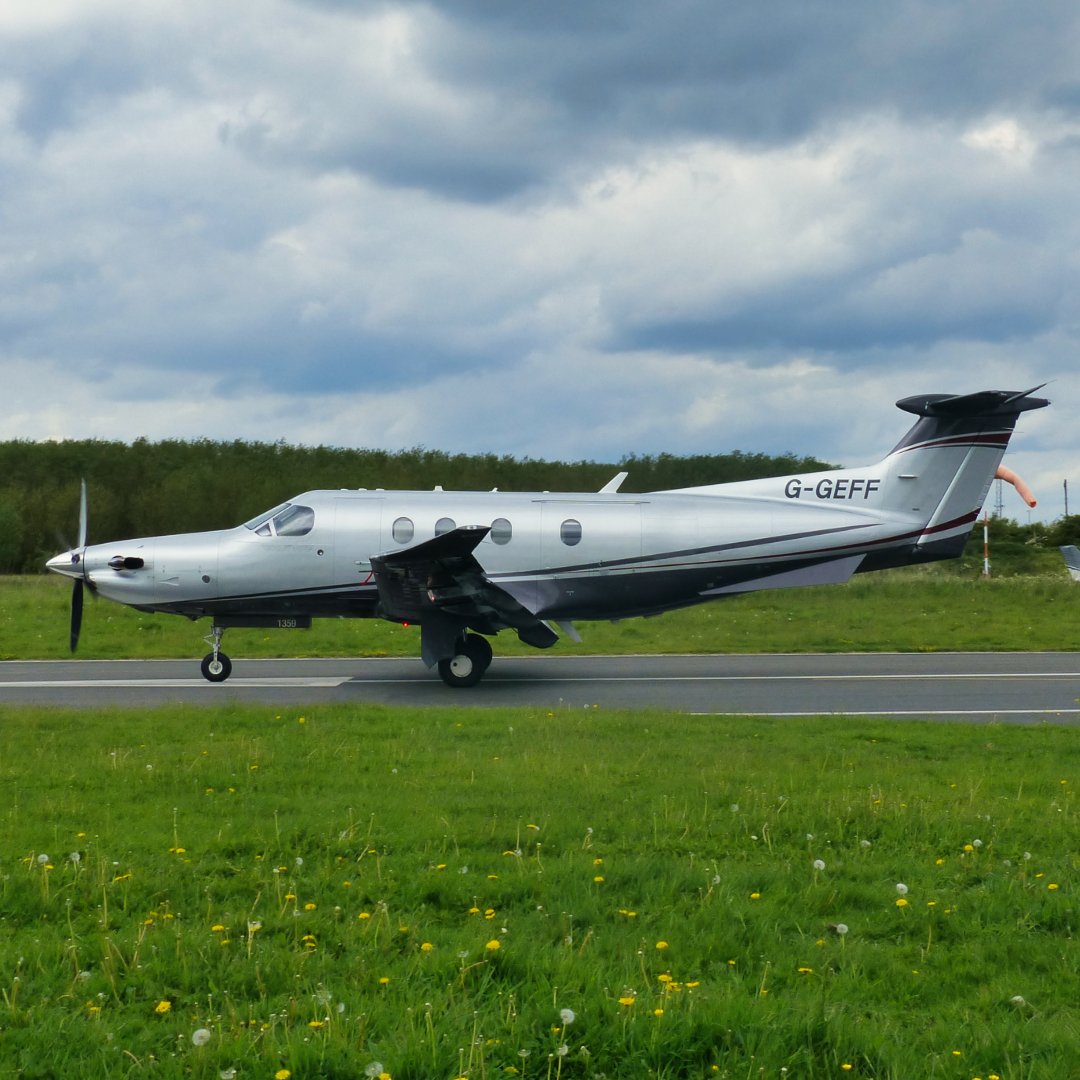 Michaelflying28's tweet photo. GT Aviation Pilatus PC-12/47E G-GEFF departing Sandtoft Airfield for London Elstree Aerodrome 21.5.22.
#pilatus #pilatusaircraft #pilatusporter #pilatuspilot #pilatuspilots #pilatusaircraftltd #pc12 #pilatuspc12 #pilatus12 #pc12pilot #flypc12 #turboprop #turboprops https://t.co/yFInPQ86Fu